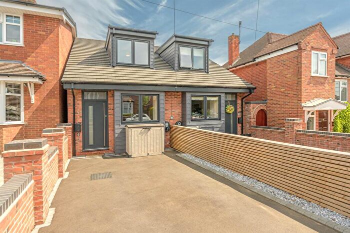 2 Bedroom Semi-Detached Bungalow To Rent In Cot Lane, Kingswinford, DY6