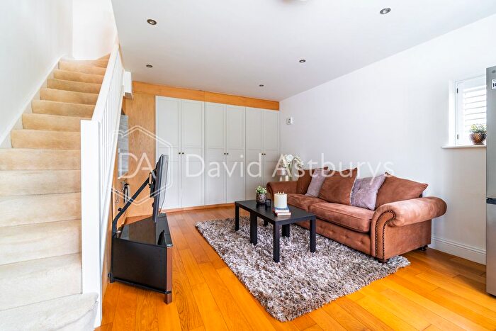 1 Bedroom Flat To Rent In Broad Walk, Winchmore Hill, London, N21