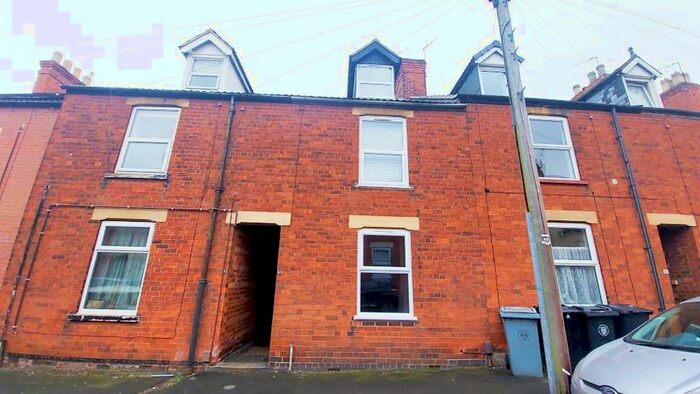 3 Bedroom Terraced House To Rent In Stamford Street, Grantham, NG31