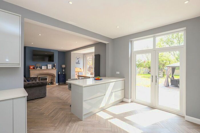 3 Bedroom Detached House For Sale In Worksop Road, Swallownest, S26