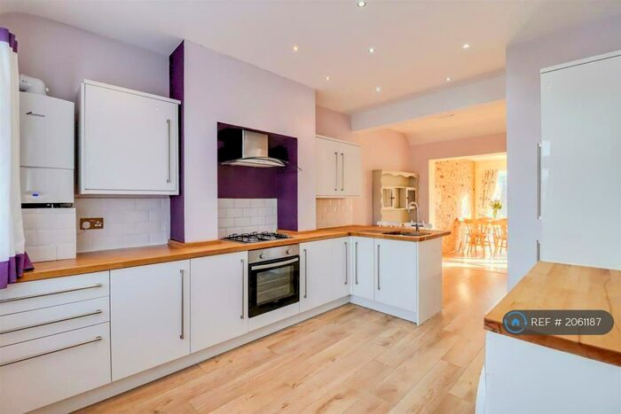 3 Bedroom Bungalow To Rent In Adalia Crescent, Leigh-On-Sea, SS9