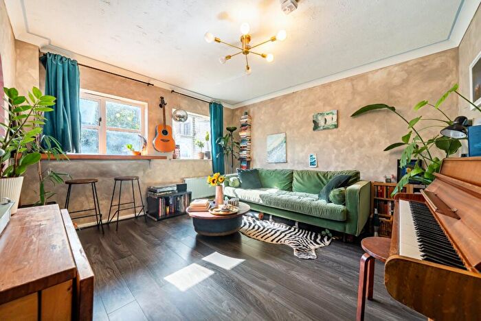 1 Bedroom Apartment For Sale In Foxwell Street, London, SE4