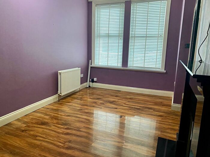 2 Bedroom End Of Terrace House To Rent In Biddlestone Road, Newcastle Upon Tyne, NE6