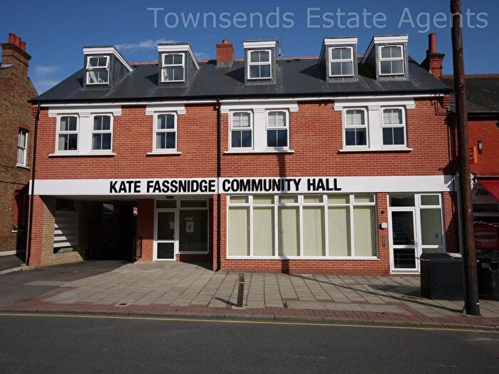 1 Bedroom Flat To Rent In High Street, Northwood, HA6