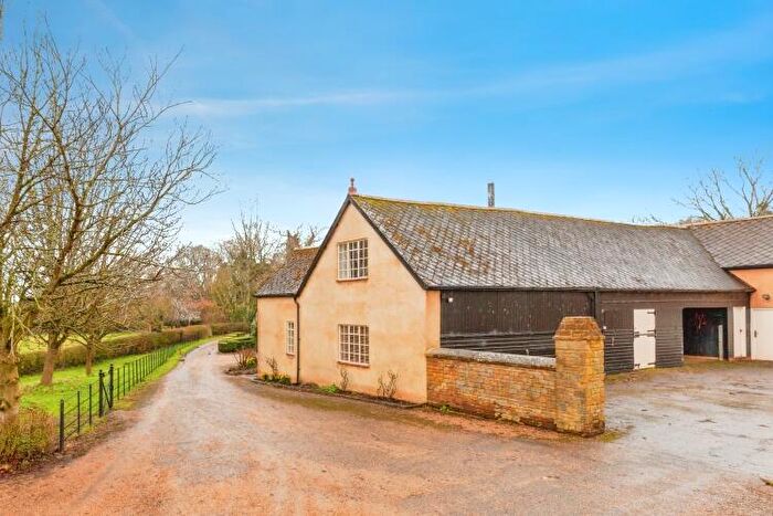 2 Bedroom Maisonette To Rent In Southfields Place, Blakesley, NN12