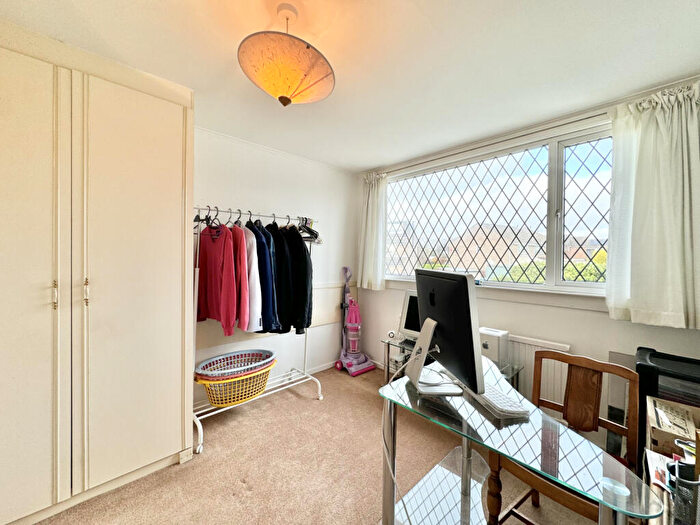 2 Bedroom Semi-Detached Bungalow For Sale In Glamis Close, Garforth, LS25