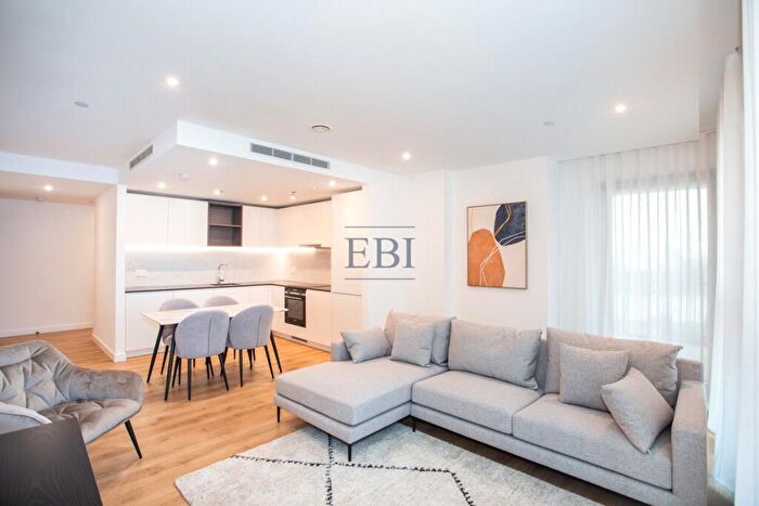 1 Bedroom Apartment To Rent In One Thames Quay, Marsh Wall, Canary Wharf, E14