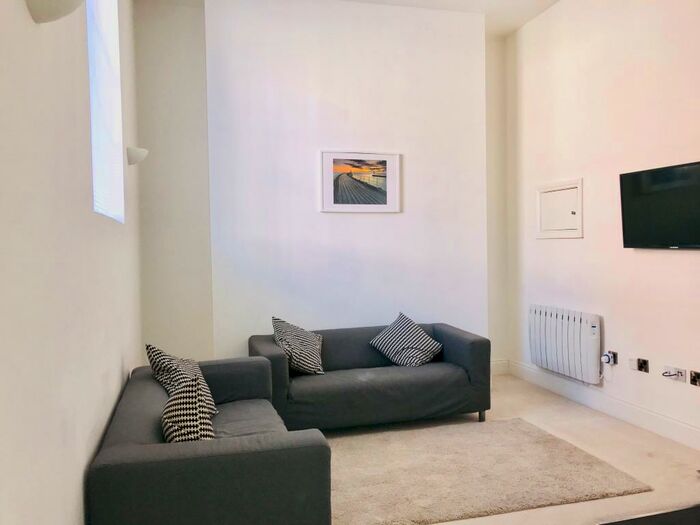 2 Bedroom Flat To Rent In High Steet, Ramsgate, CT11