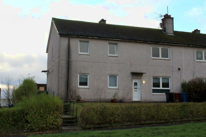3 Bedroom Flat To Rent In Barrie Quadrant, Clydebank, G81