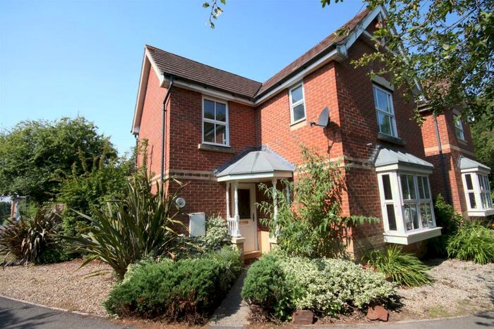 3 Bedroom Detached House To Rent In Orpine Close, PO15