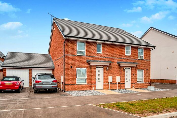 3 Bedroom Semi-Detached House To Rent In Ernest Fitches Way, Littlehampton, BN17