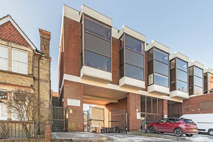 1 Bedroom Flat To Rent In Redbourne Avenue, Finchley, N3