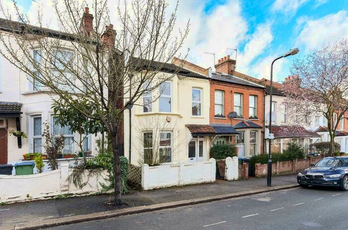 3 Bedroom House To Rent In Pearl Road, London, E17