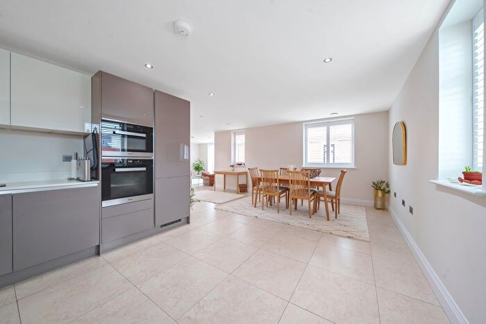 3 Bedroom Flat To Rent In Marlborough Drive, Bushey, WD23
