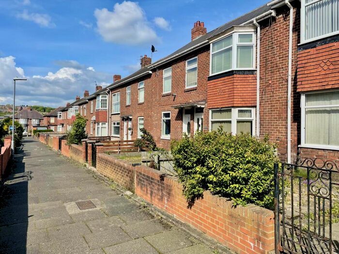 2 Bedroom Flat To Rent In Baker Gardens, Dunston, Gateshead, NE11