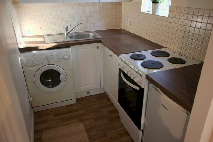 1 Bedroom Studio To Rent In Tremona Court, Southampton, SO16