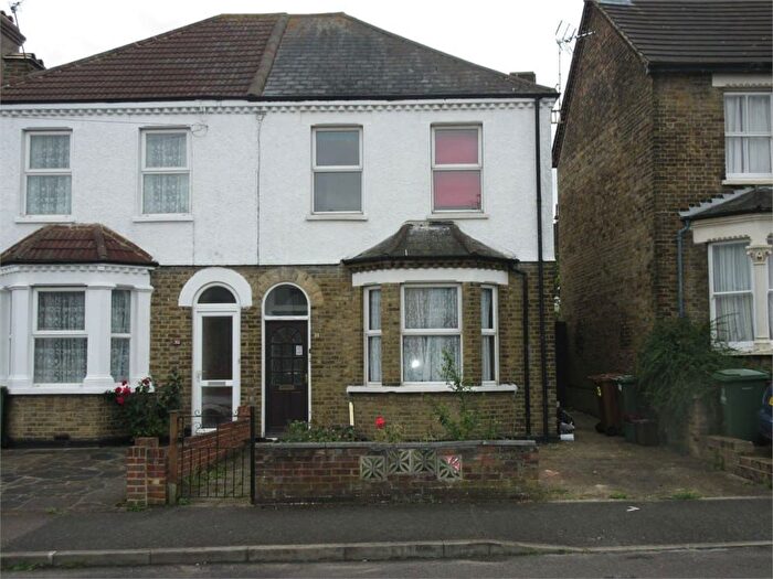 5 Bedroom Semi-Detached House To Rent In Clarence Crescent, Sidcup, DA14