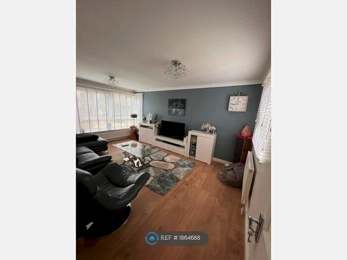 2 Bedroom Flat To Rent In Cleanthus Close, Woolwich, SE18