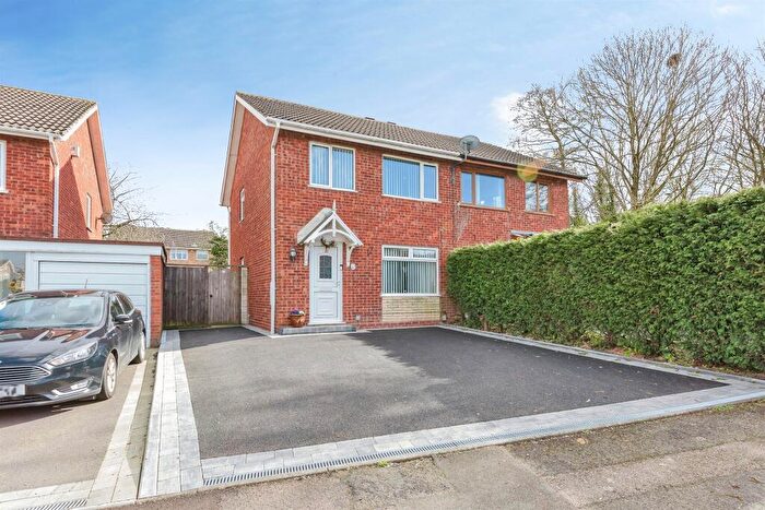 3 Bedroom Semi Detached House For Sale In Angelica, Amington, Tamworth, B77