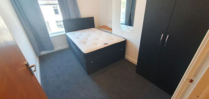 2 Bedroom Flat To Rent In Clive Road, Canton, Cardiff, CF5