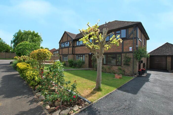 3 Bedroom End Of Terrace House To Rent In Gilliat Drive, Guildford, GU4