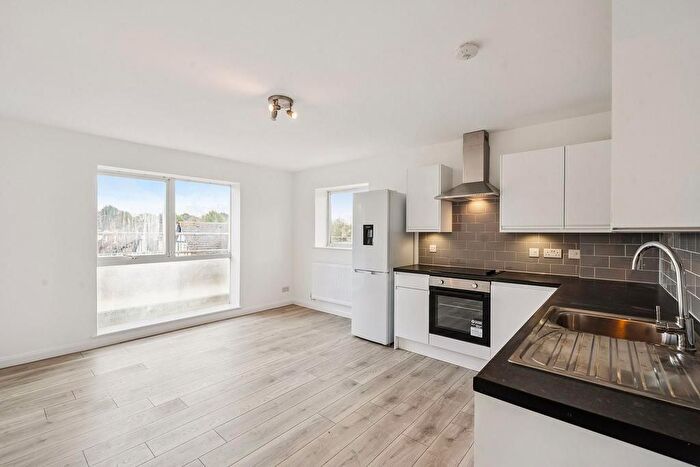 3 Bedroom Flat To Rent In Robin Hood Lane, Sutton, SM1