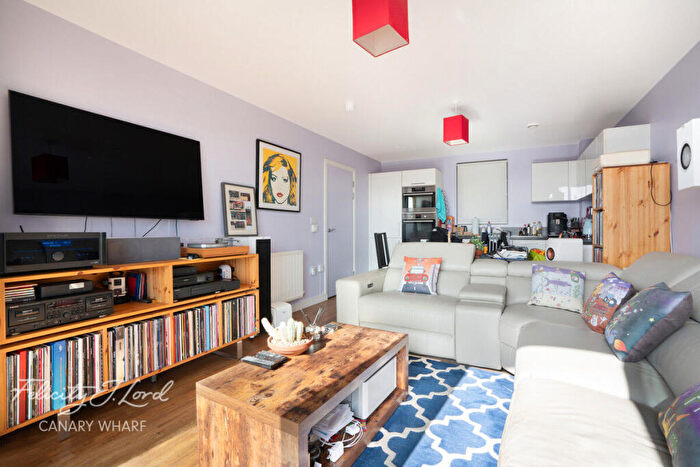 2 Bedroom Flat For Sale In Waterside Heights, Booth Road, London, E16