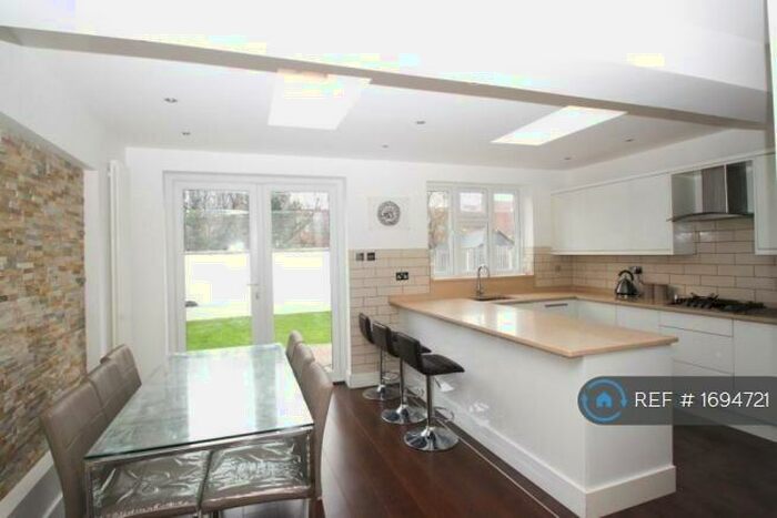 3 Bedroom Semi-Detached House To Rent In Penrith Road, Ilford, IG6