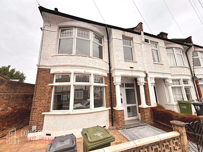3 Bedroom Terraced House To Rent In Guildersfield Road, Streatham, SW16