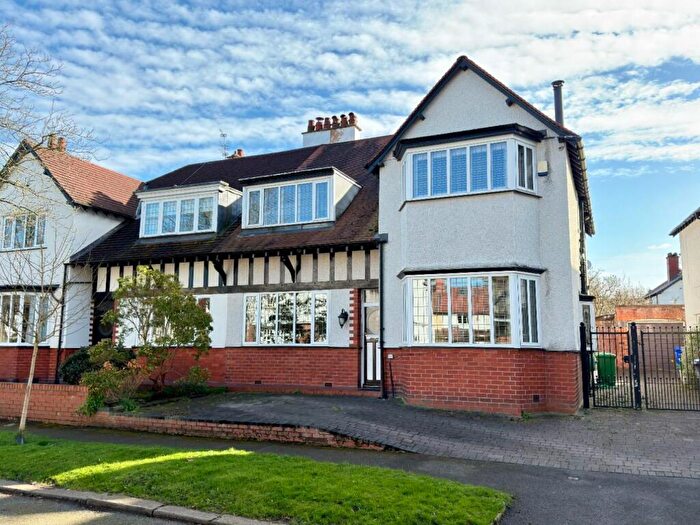 4 Bedroom Semi Detached House For Sale In East Meade, Chorltonville, M21