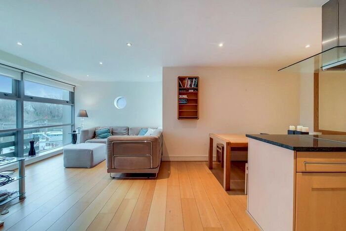 1 Bedroom Flat To Rent In Charleville Mews, Isleworth, TW7