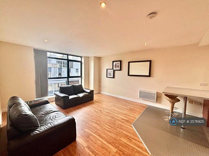 2 Bedroom Flat To Rent In Trinity Edge, Manchester, M3