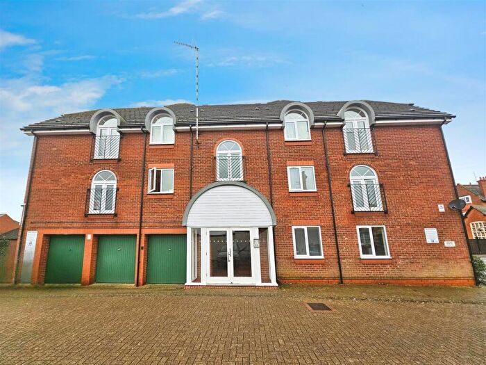 2 Bedroom Apartment To Rent In Eskdaill Place, Lindsay Street, Kettering, NN16