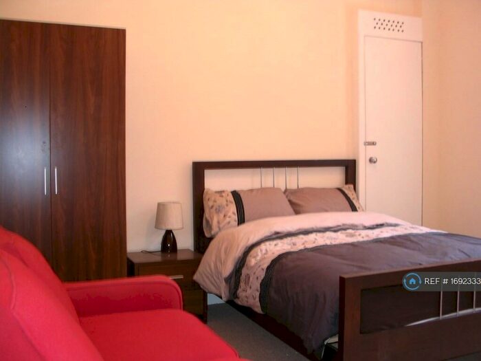 4 Bedroom Flat To Rent In Holland Street, Glasgow, G2