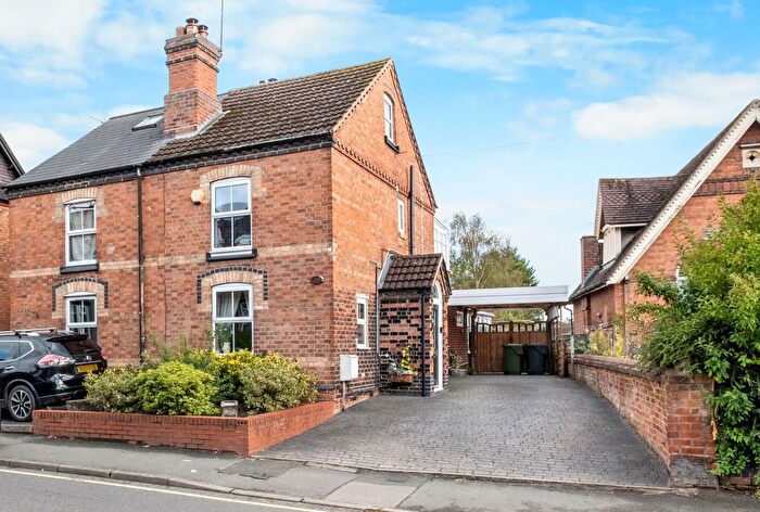 3 Bedroom Semi-Detached House For Sale In Stoke Road, Bromsgrove, B60