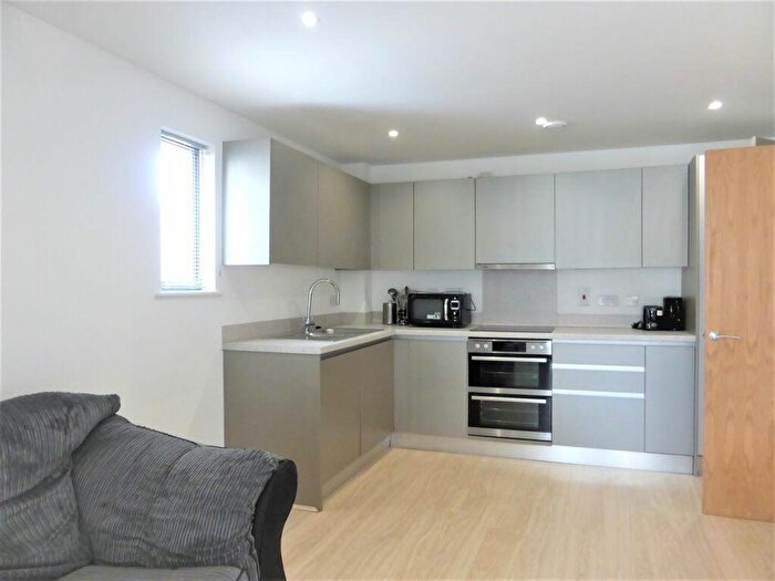 2 Bedroom Flat To Rent In Blanche House, Dyke Road -, P13