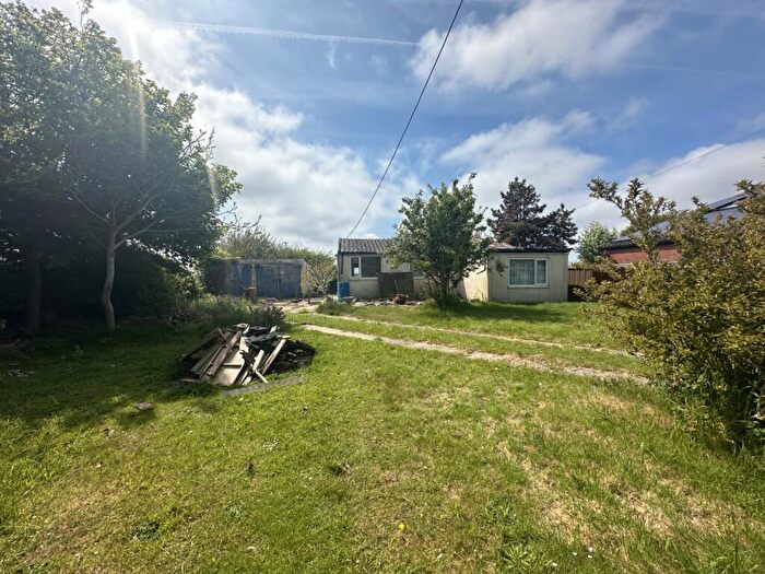 3 Bedroom Chalet For Sale In Field View, Beach Road, Eccles-On-Sea, Norwich, Norfolk, NR12