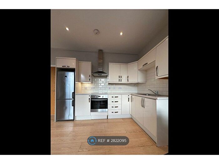 2 Bedroom Flat To Rent In Walworth Road, London, SE17