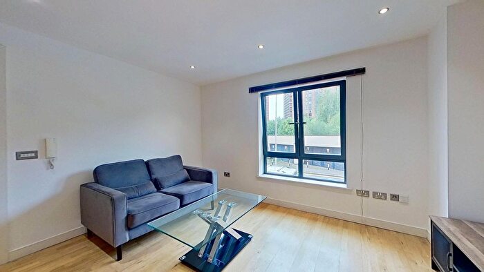 1 Bedroom Flat To Rent In Gotts Road, Leeds, LS12