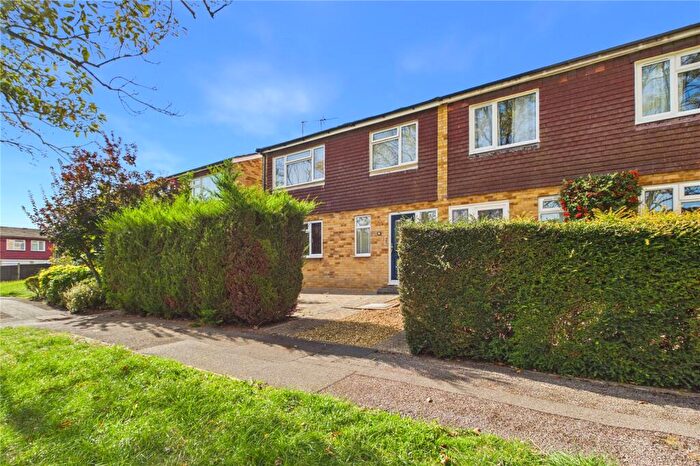 3 Bedroom End Of Terrace House For Sale In Pembroke Road, Basingstoke, Hampshire, RG23