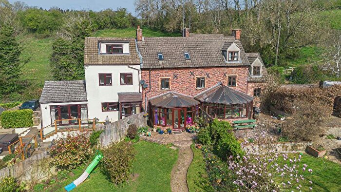 3 Bedroom Character Property For Sale In Park Lane, Stancombe, Dursley, GL11