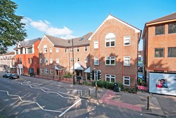 2 Bedroom Flat To Rent In Liberty Court, Reigate, Surrey, RH2