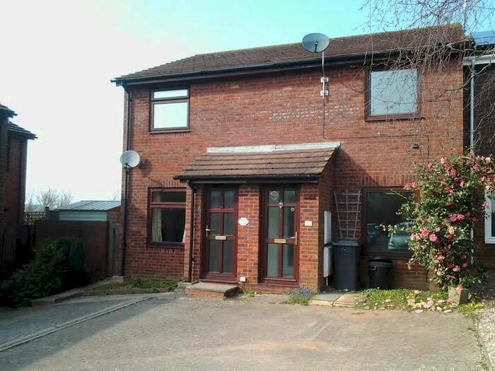 2 Bedroom Property To Rent In Denver Close, Topsham, Exeter, EX3