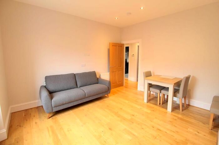 2 Bedroom Flat To Rent In Broomhill Road, First Floor, AB10