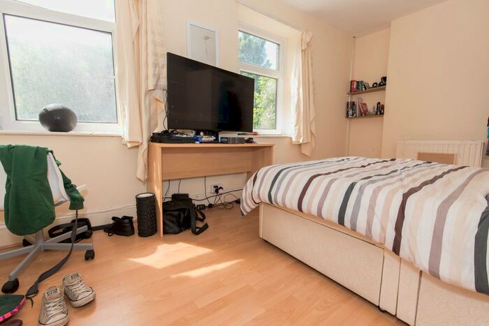 6 Bedroom Terraced House To Rent In Broadway, Treforest, Pontypridd CF37