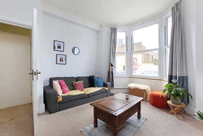 1 Bedroom Flat To Rent In Harbut Road, Battersea, London, SW11