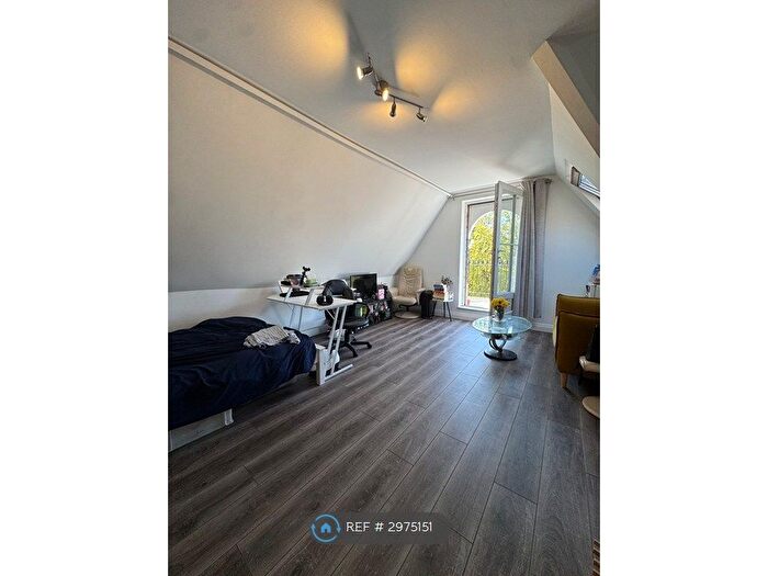 Studio To Rent In Pearson Park, Hull, HU5