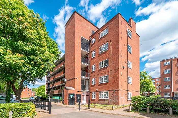 2 Bedroom Flat To Rent In Aldrington Road, London, SW16