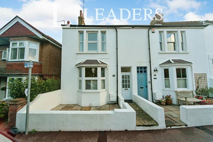4 Bedroom End Of Terrace House To Rent In Meads Street, BN20