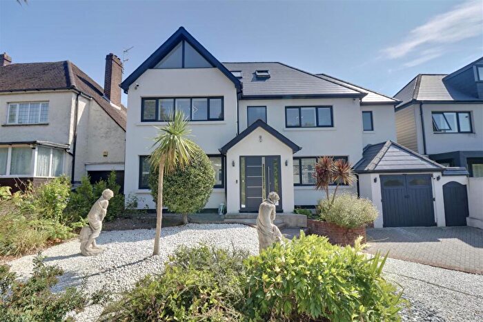 5 Bedroom Detached House For Sale In London Road, Cosham, Portsmouth, PO6